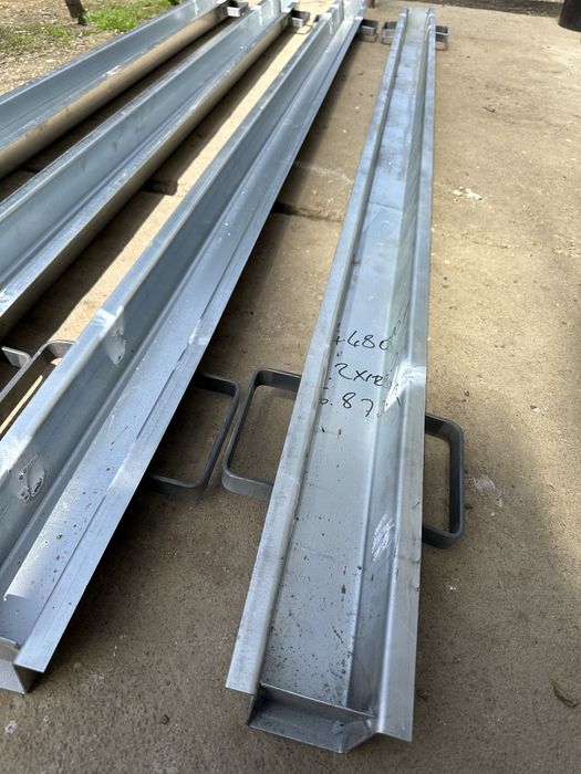 Matrite stalpi/forme metalice stâlpi de beton/spalieri vie/ cofraje