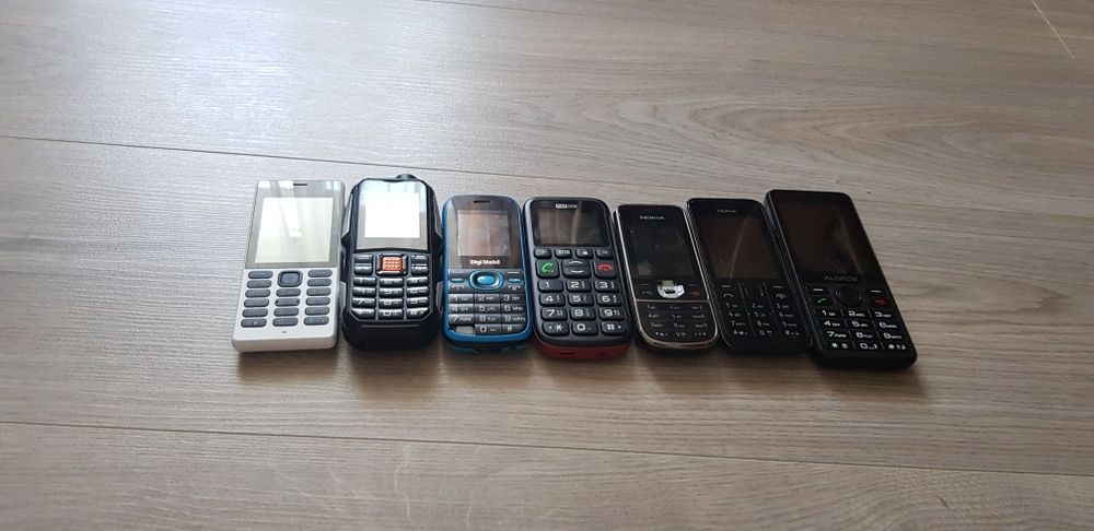Vand lot de telefoane