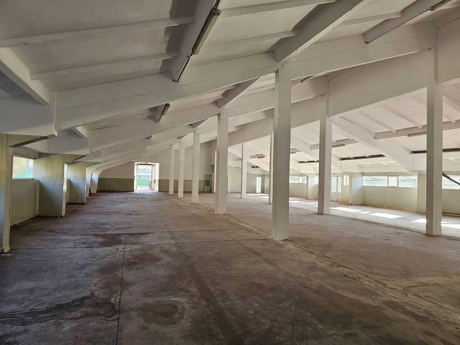 Дава се под наем Склад в с. Стряма, Област Пловдив - 1500 кв.м за 4500 € - Снимка #1