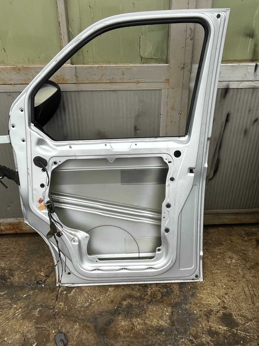Предна дясна врата VW Transporter T5 2010-