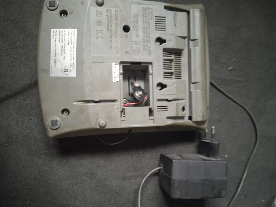 Продам радио будильник Sony ICF-C780.
