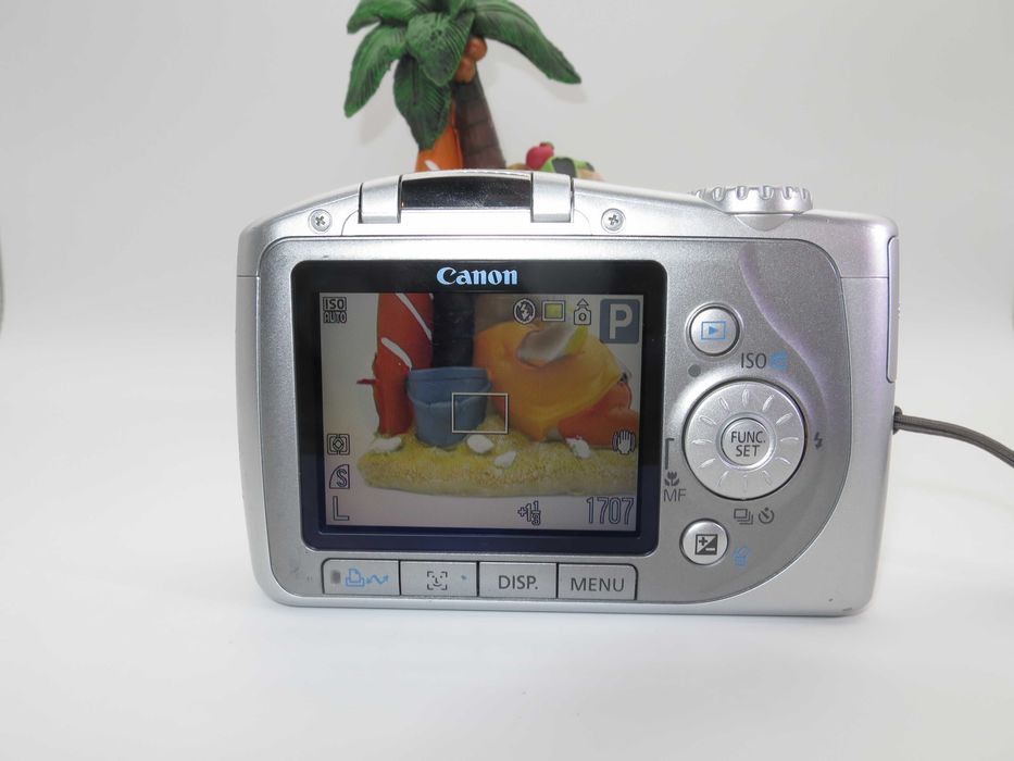 Canon PowerShot SX100 компактен цифров фотоапарат в сребърен цвят, дигитална камера в отлично състояние, 10х оптичен зум, 8MP, тестван работи супер