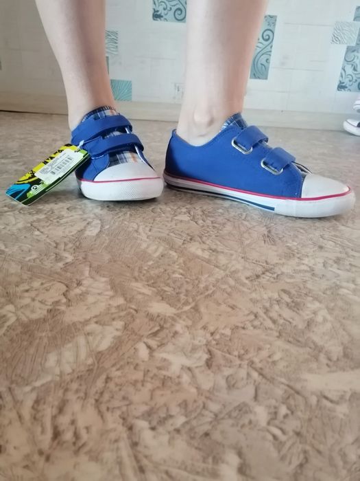 Продам подростковую обувь