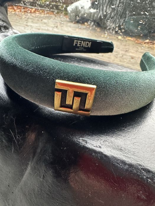 Диадеми Chanel Fendi