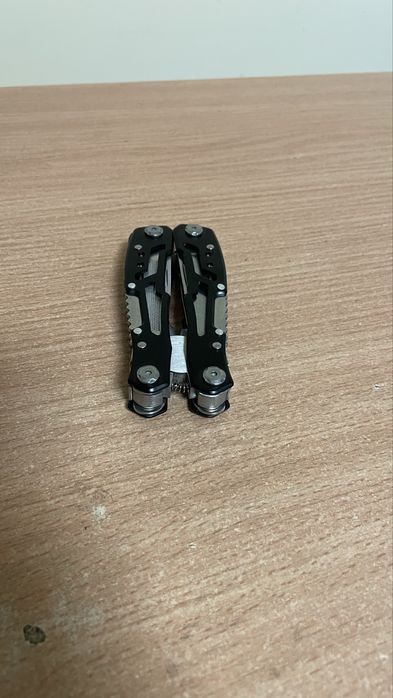 Мултитул от нераждаема стомана