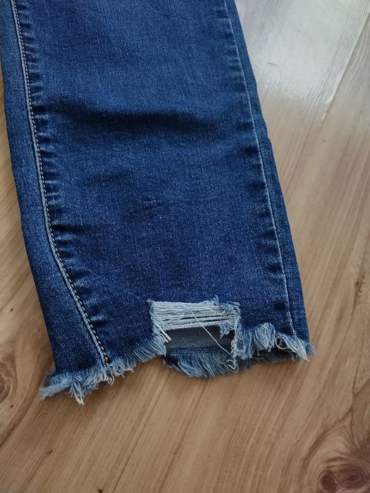 Дамски дънки- 2 хл- Нови!!