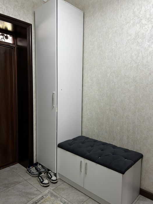 Продам прихожку шкаф