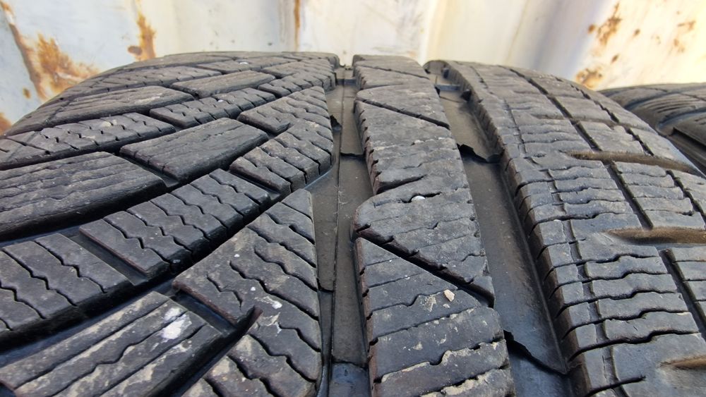 Anvelope 235/35R19 marca Michelin, M +S,DOT 2019,6 mm