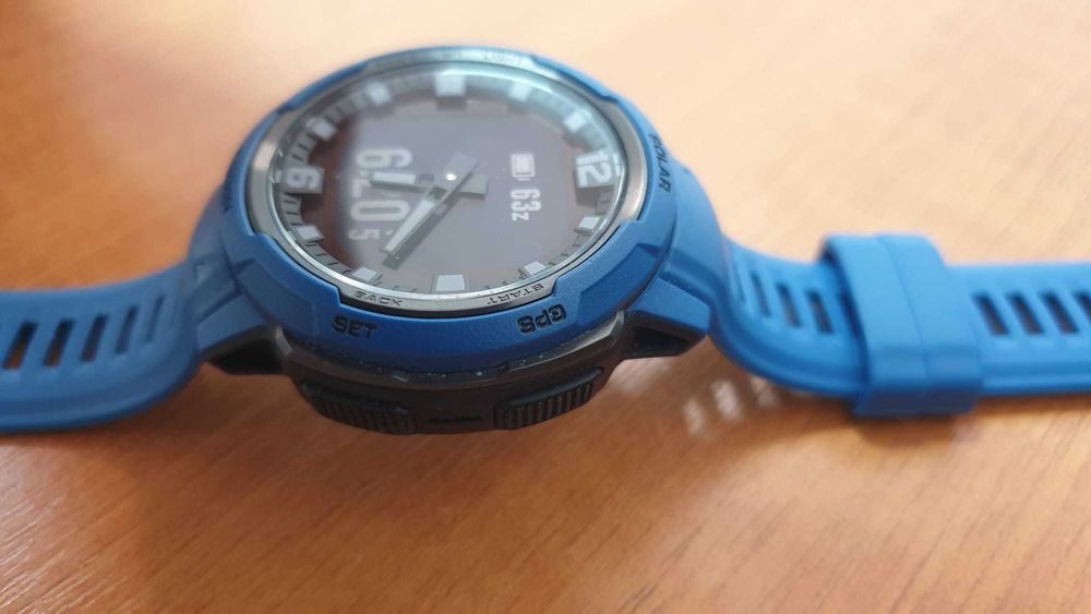 Ceas bratara sport / fitness Garmin Instinct Crossover Solar Blue 46 mm ( se incarca la soare ) baterie 60 zile stare excelenta
