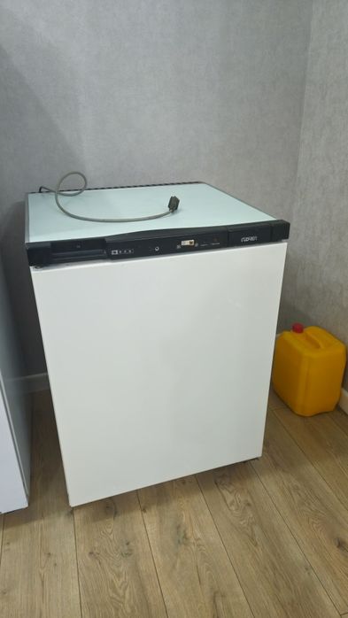 Продам морозильник