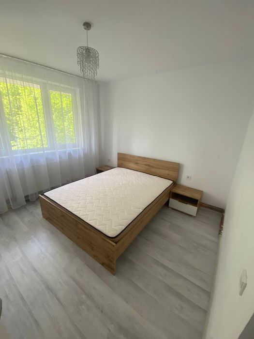 Inchiriez apartament 2 camere - str. Bizusa, etaj intermediar