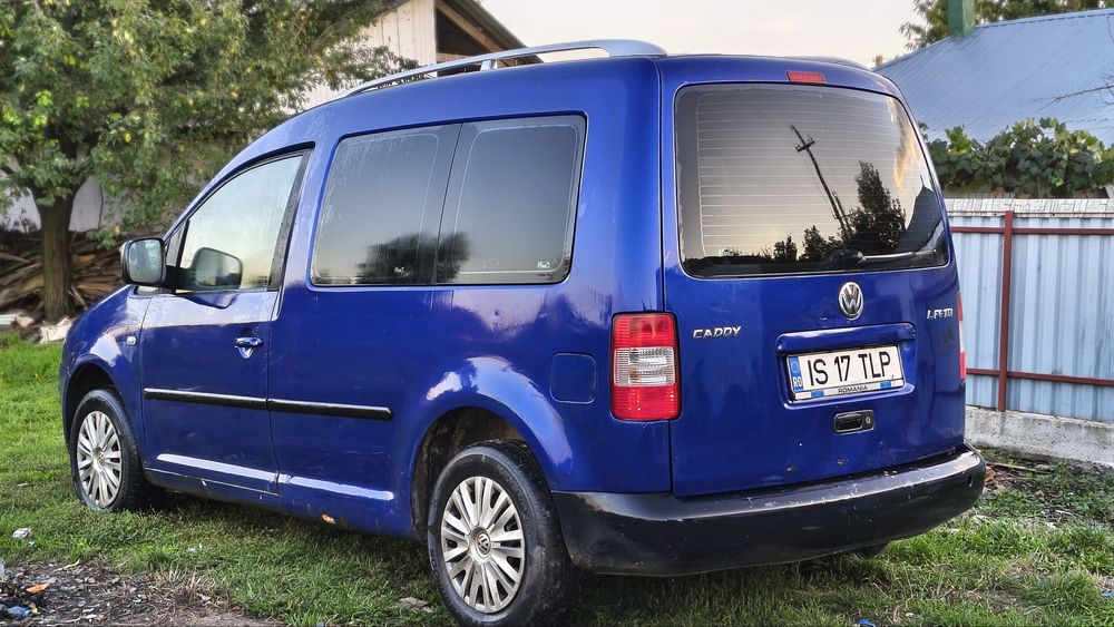 Vând Volkswagen Caddy