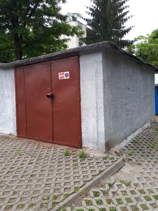 De vânzare garaj