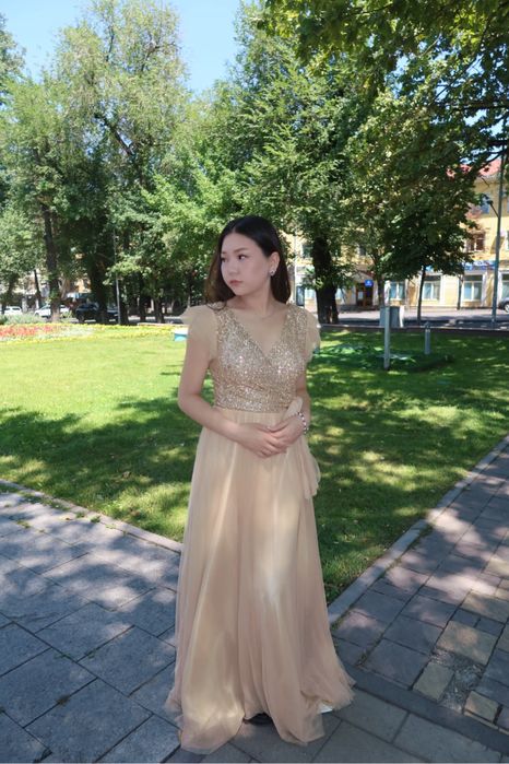 Золотое Вечернее платье