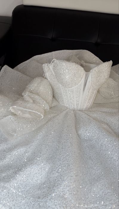 Rochie albă cu paiete