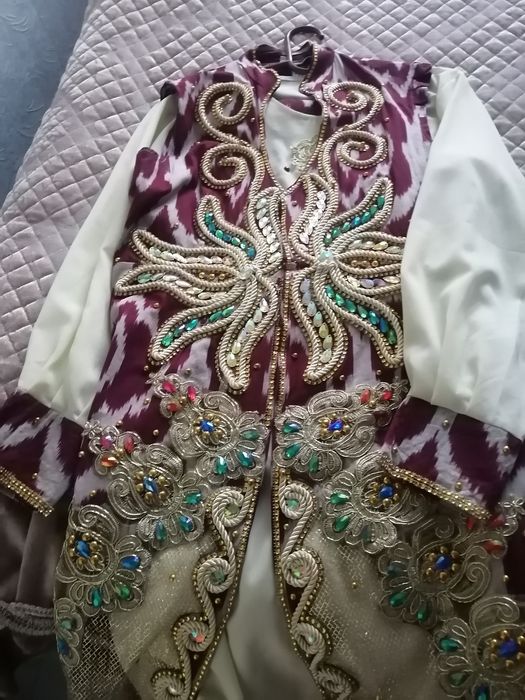 Продаю платья в национальной стиле