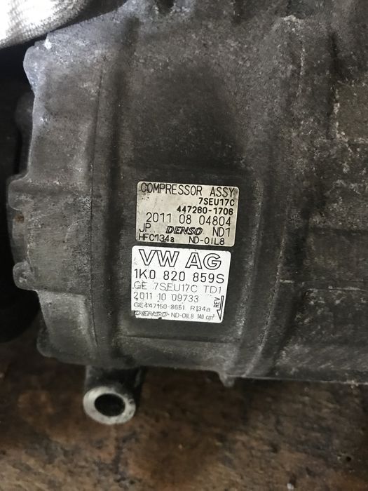 Компресор климатик фолксваген 1.4 метан 1K0 820 859S vw 1.4 cng