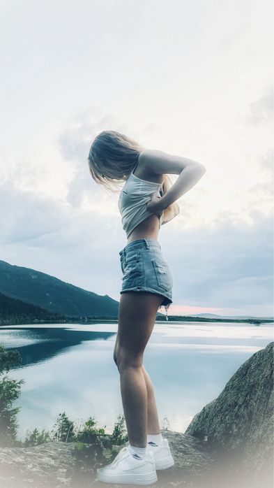 Короткие джинсовые шорты