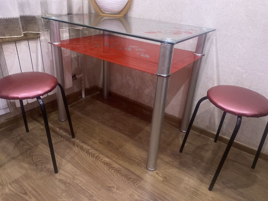 Стол кухонный стеклянный