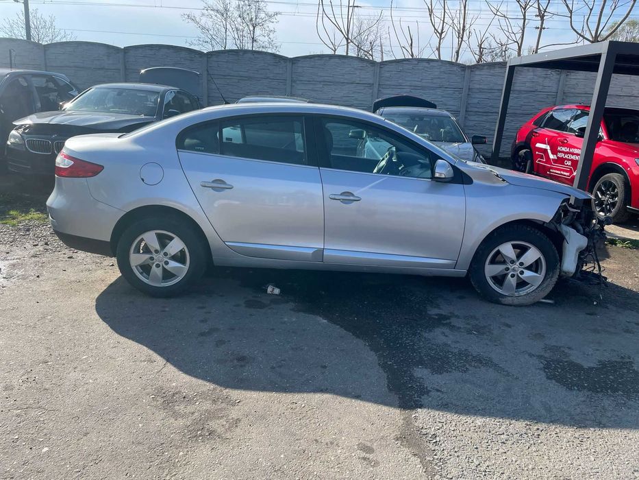 Dezmembrez Renault Fluence 1.5 DCi an 2010