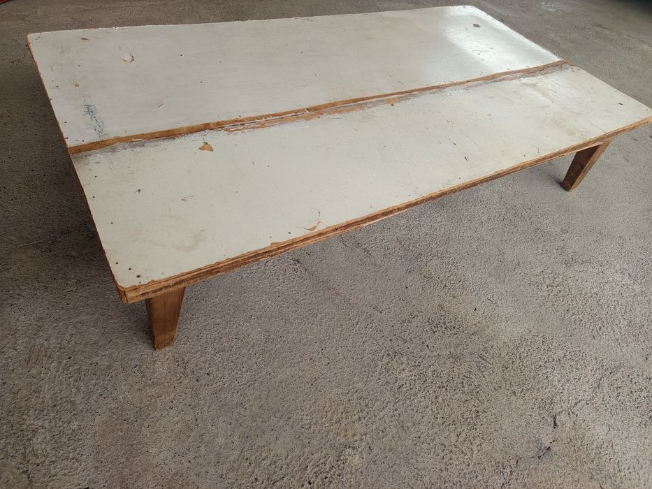 На продажу / стол  / .