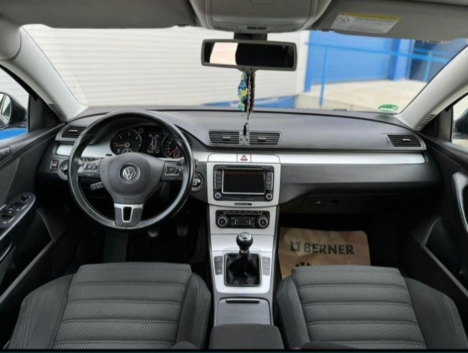 Vând passat b6 2010