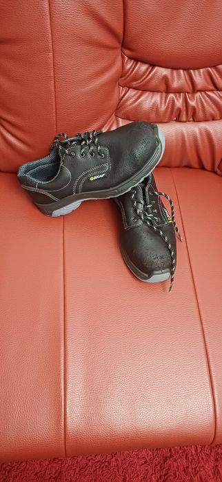 Pantofi lucru cu bombeu (piele)