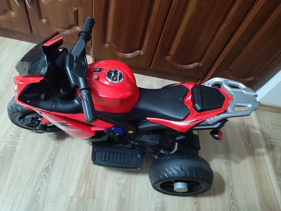 Vând motocicletă!!