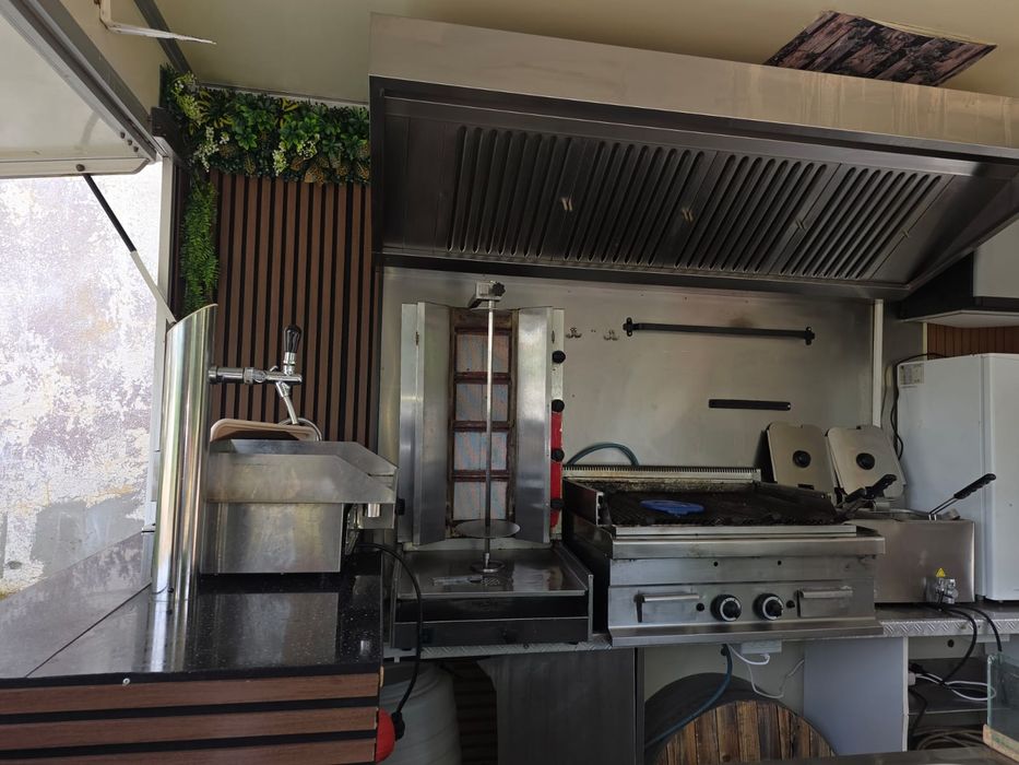 Vand rulota fast food echipata complet