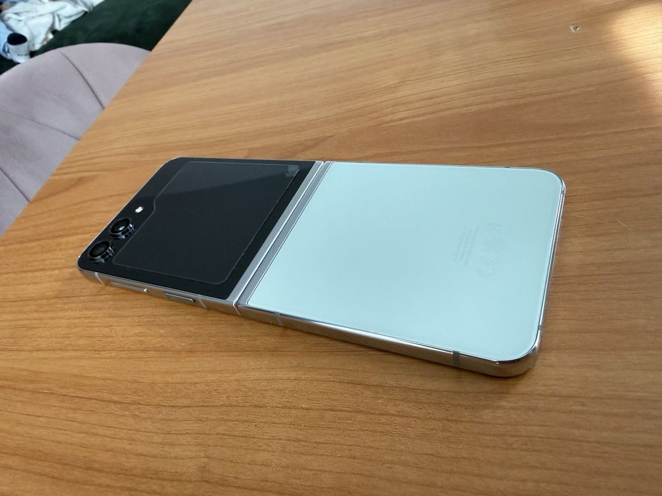 Samsung Galaxy Z Flip 5