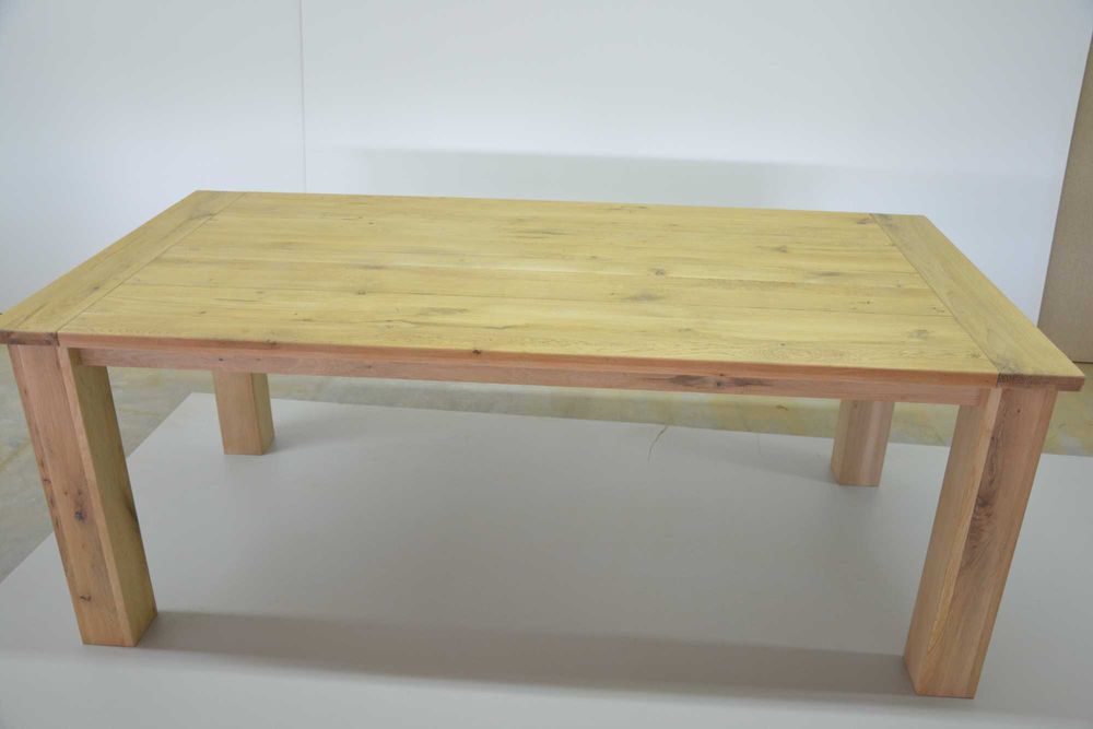 Масивни дъбови маси