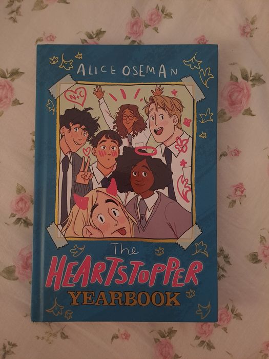 Heartstopper 1 - 4 на английски запазени