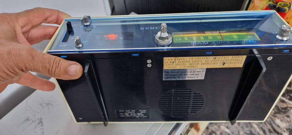 Radio cu ceas Flip,vintage Nemco  9FC-2052