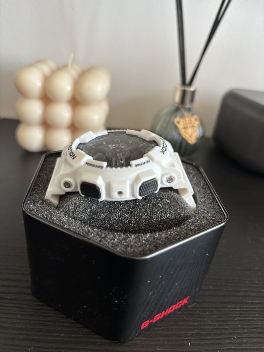 G-Shock GA-110 – White & Black