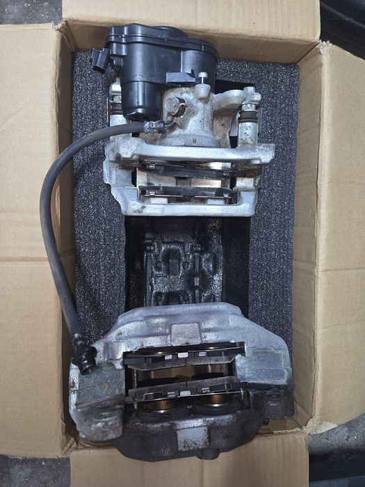 Продам тормозные диски и суппорта