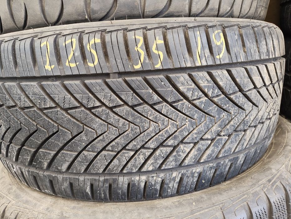 Продавам 2 гуми / 225/35/19