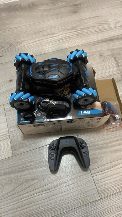 Masina jucarie cu telecomanda 2.4 GHz