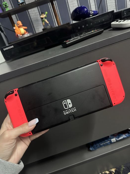 Продам nintendo switch oled