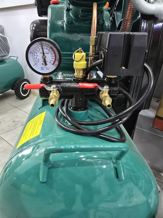 Kompressor SAAB. Yangi.  Компрессор SAAB. Новый.