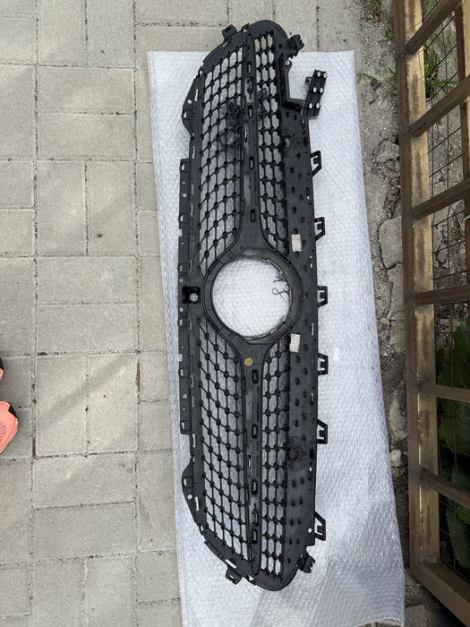 Оригинална решетка CLS c257