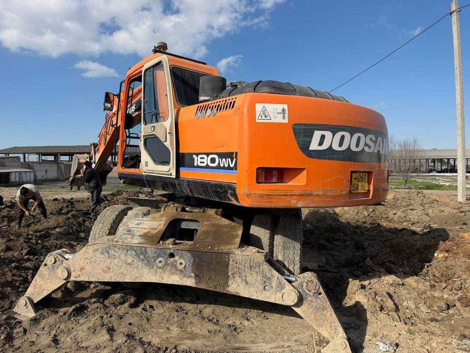Ekskavator DOOSAN 180w