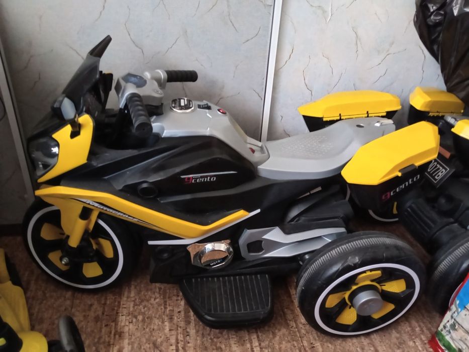 Акумулаторен мотор Eagle Жълт 6V, с три колела и Bluetooth