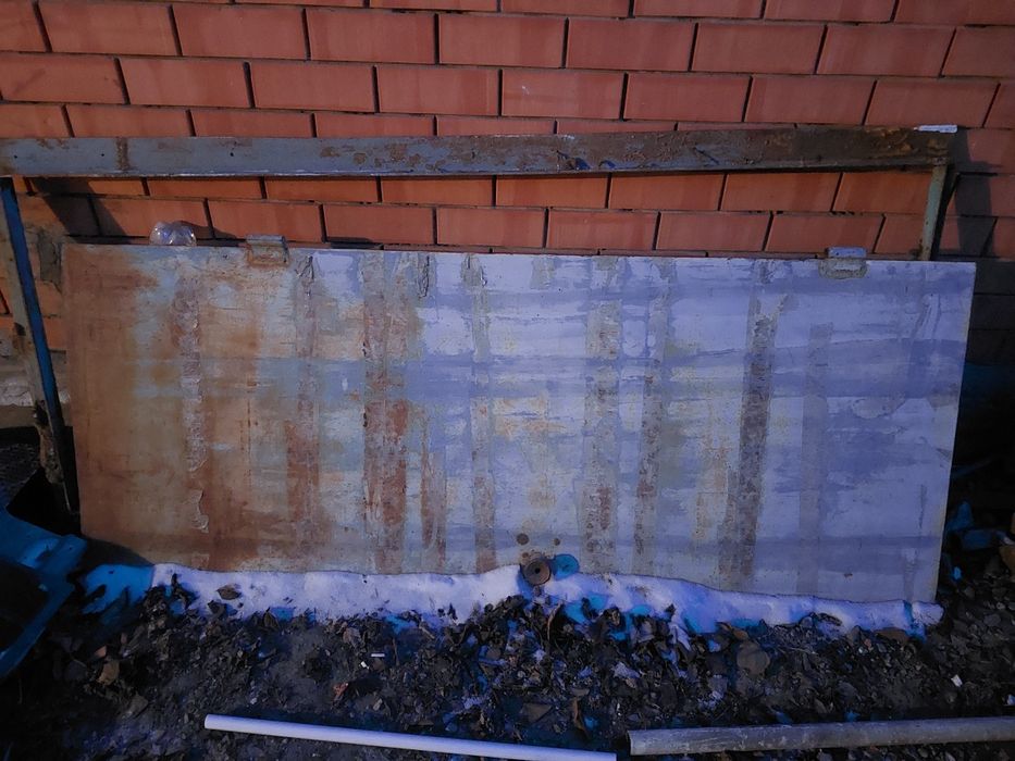 Продам железную дверь