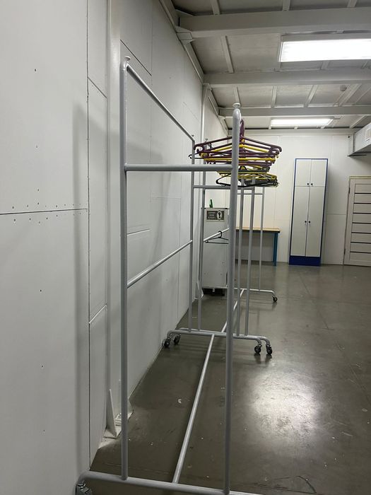 Вешалка для одежды мошная