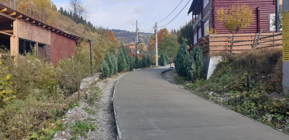 Sapa beton industrial cu Elicopter si Cuart - beton in curte