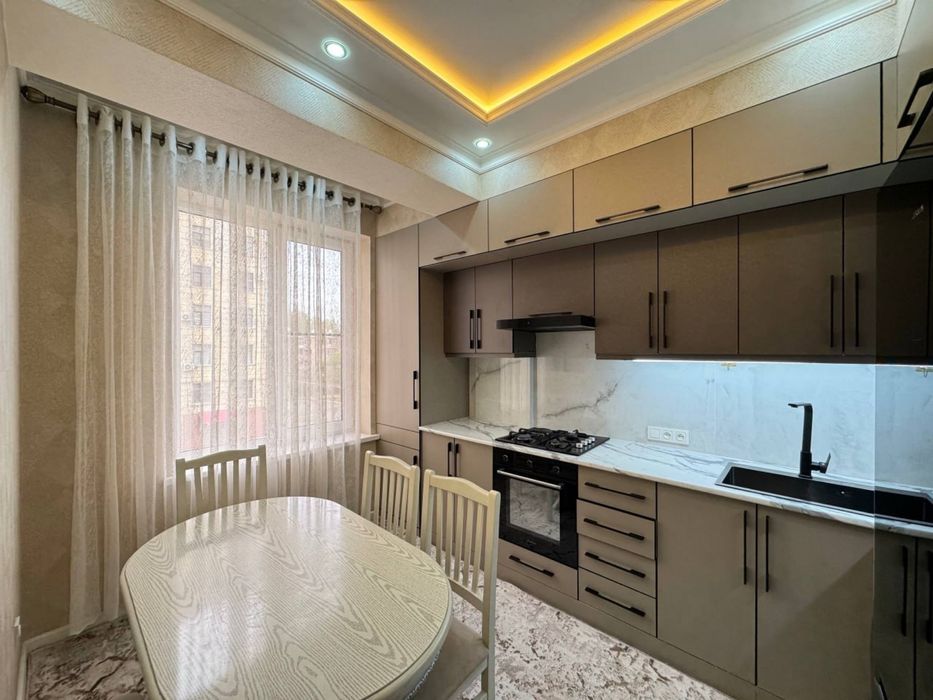 Продаётся 3х комнатная квартира на 2 - этаже