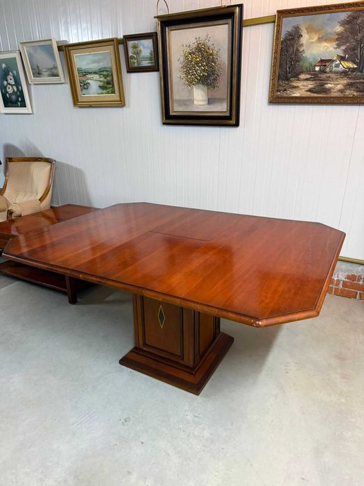 Разтегателна трапезна маса от масив цвят-череша