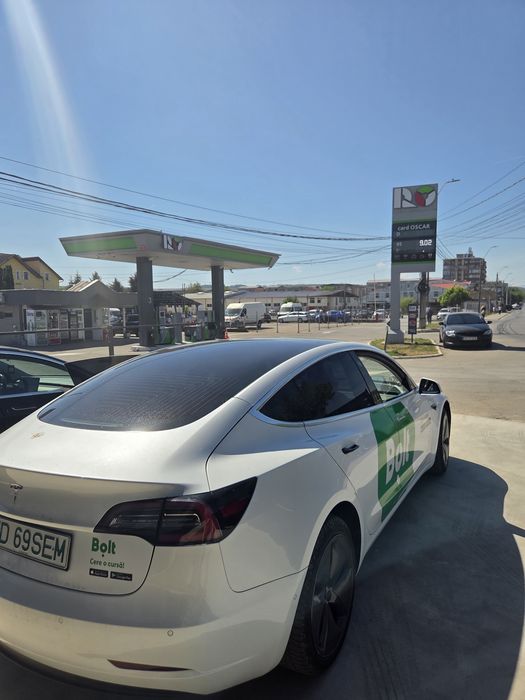 Tesla model 3 sr