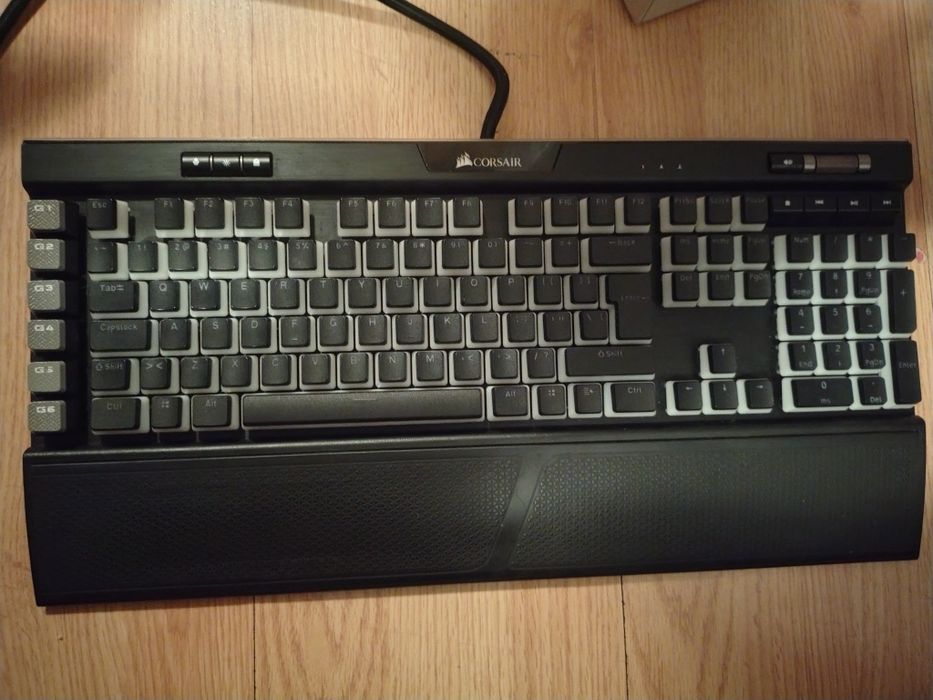 Corsair K95 Platinum