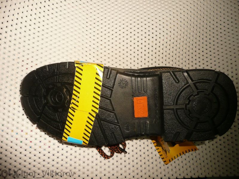 Работни обувки с метално бомбе